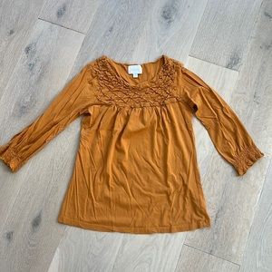 Deletta 3/4 length Mustard Colored Top